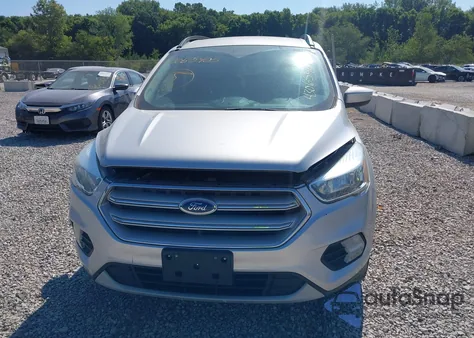 2018 Ford Escape Se из США, поврежденный, VIN 1FMCU9GD4JUA83582